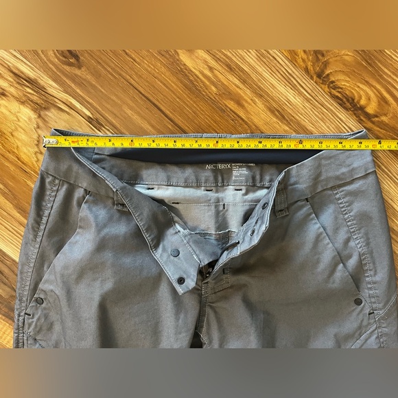 Arc’teryx women’s pants, A2B Commuter. - Picture 4 of 6
